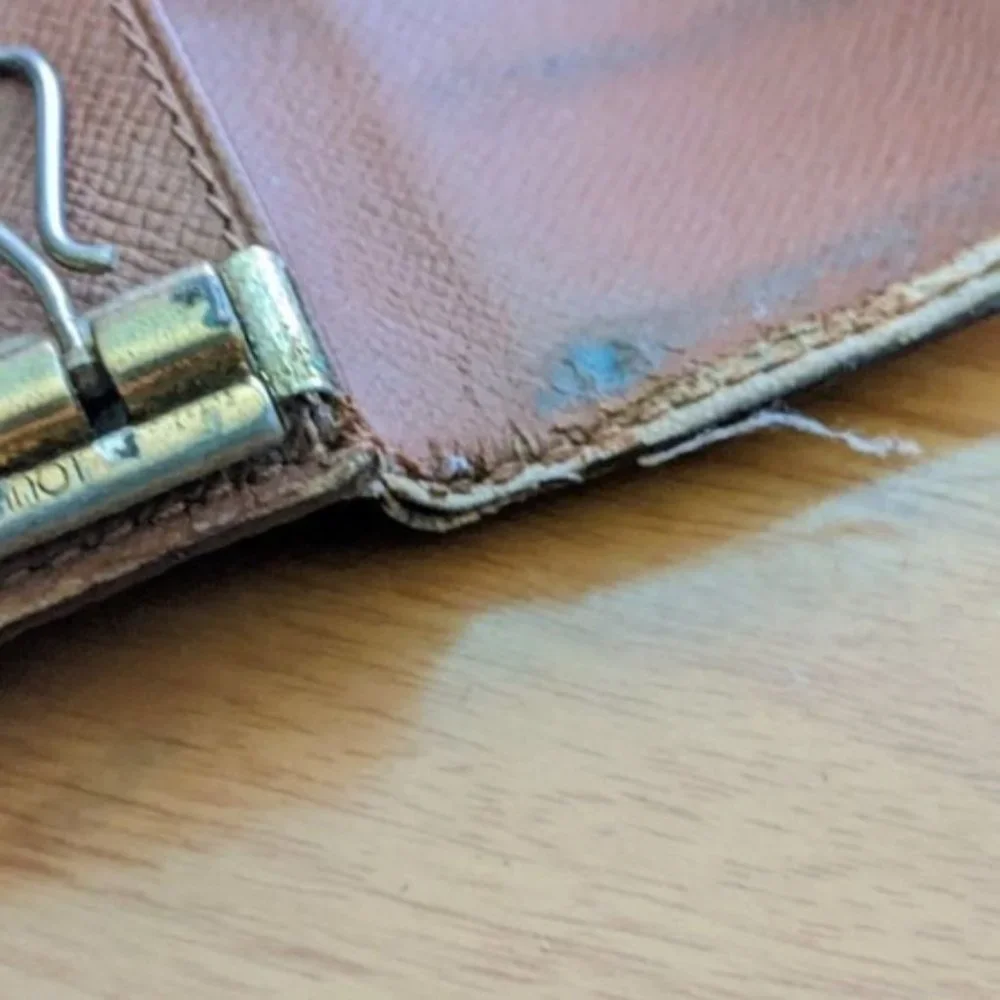 Louis Vuitton Monogram Key Holder/Wallet #1173💥PRICE DROP💥